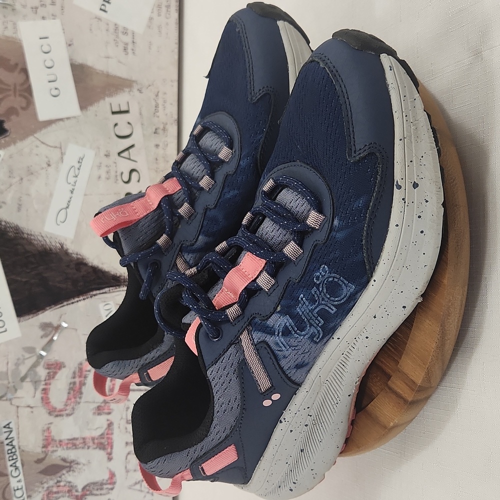 Ryka Taiga Trail Sneakers. Size 10 - Picture 2 of 8